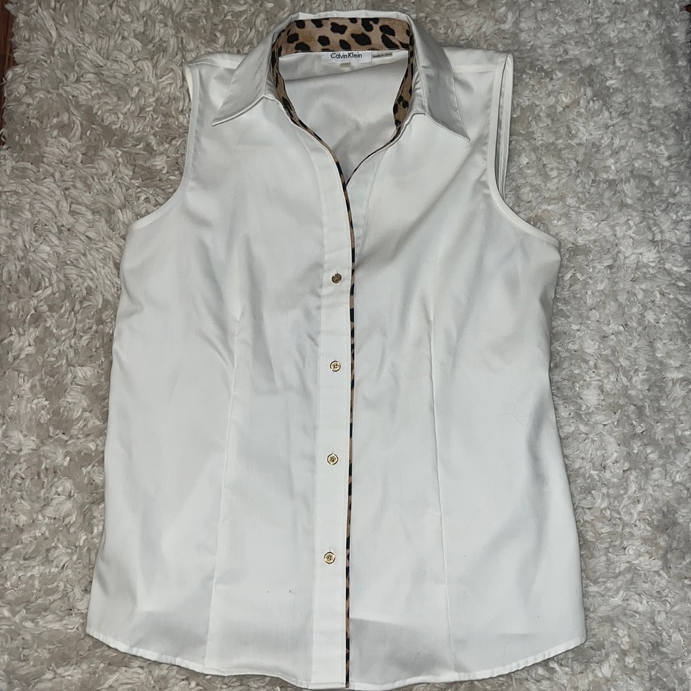 NWOT white and leopard button tank
